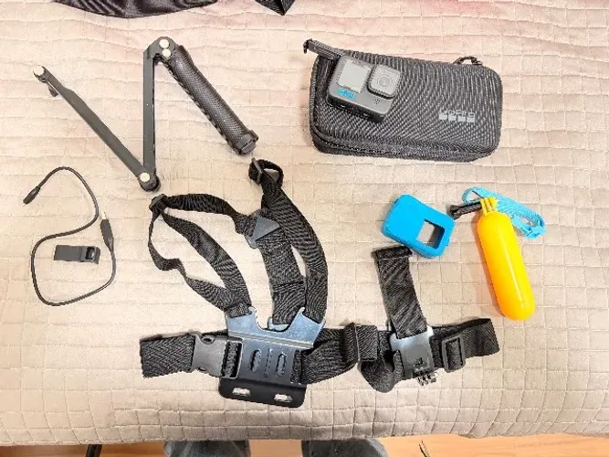 GoPro 11 + Kit Completo de Acessórios - Excelente Estado
