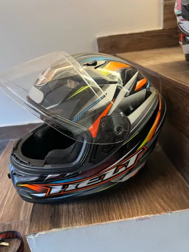 Vendo esse capacete