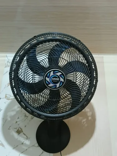 Ventilador semi novo da Arno 250,00 potente