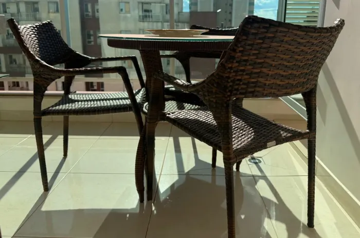 Conjunto de mesa e 3 cadeiras para jardim ou varanda material Náutico.