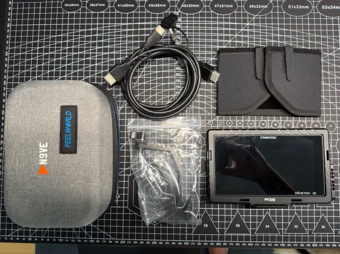 Monitor Feelworld LUT6 6? 2600 Nits + Cage Nitze + Bolsa