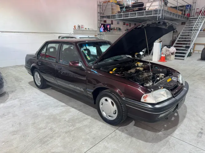 Chevrolet Monza Classic SE 2.0 /mpfi E EFI 2P E 4P 1992
