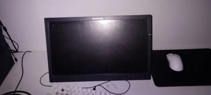 Monitor Lenovo funcionando perfeitamente