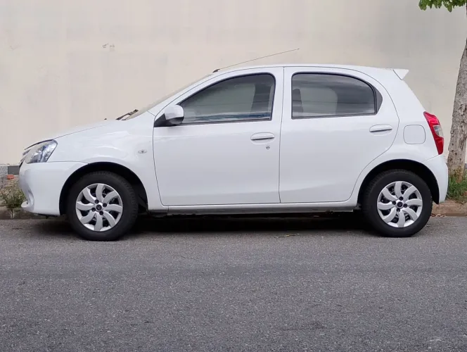 Toyota Etios X 1.3 Flex 16V 5P Mec. 2016