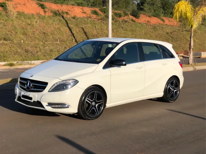 Mercedes-Benz Classe B 200 CGI 1.6 TB Sport 156cv AUT 2013