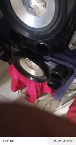 Vendo um som LG, com cabo auxiliar normal ou para iPhone