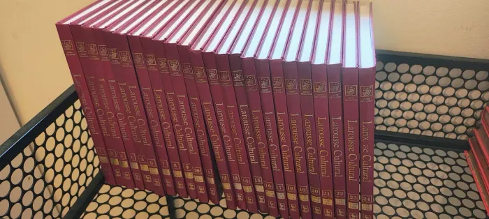 Enciclopédia Larousse Cultural - Completa