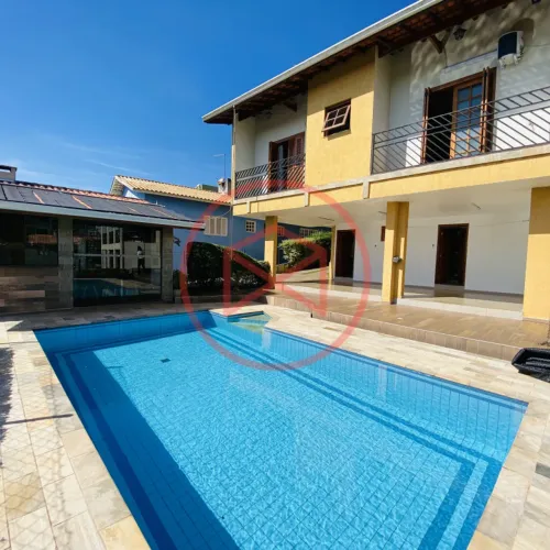 Casa em Condomínio de Alto Padrão!