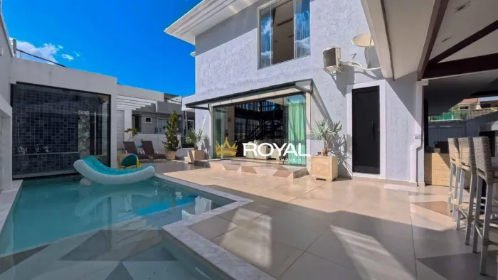 Casa com 3 suítes, 5 banheiros e 2 vagas à venda (SOMENTE Á VISTA), 280 m² - Jacarepaguá -