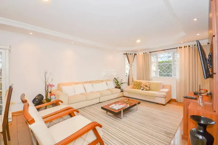 Sobrado Residencial para Venda no Bairro Bacacheri