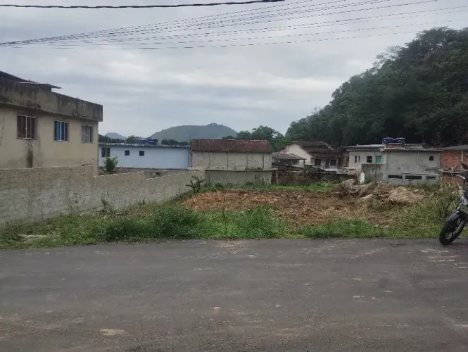 VENDE-SE TERRENO NA CASCATA