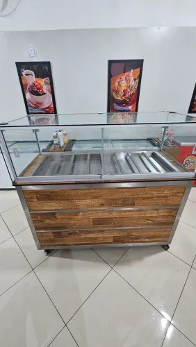 Balcão Refrigerado / Pista Fria para Doces, Bolos e Self Service / Vitrine Comercial 