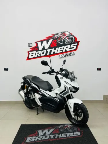 Honda Adv - 2022 - Apenas 12 mil Km