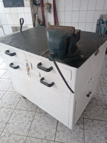 Bancada de aço para oficina 
