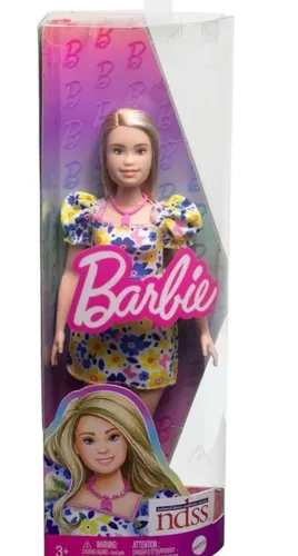 Barbie Fashionista, com Síndrome de Down,