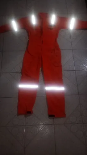 Vendo macacão RF 200 reais