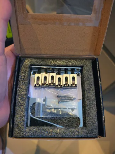 Ponte guitarra Telecaster Wilkinson Série M 52,5 mm (2-1/16 polegadas) estilo moderno