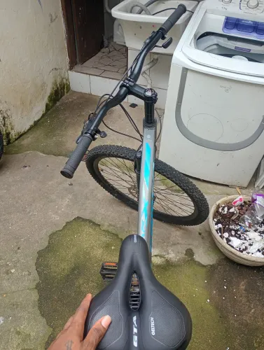 Bicicleta semi nova aro29