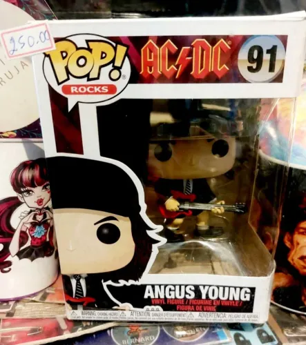 Vendo boneco colecionável Funko Pop Angus Young 