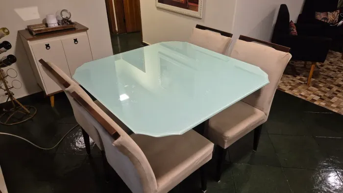 Vendo mesa 4 lugares
