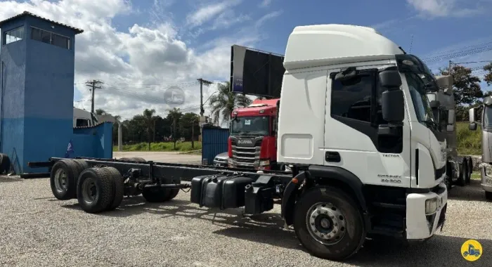 IVECO TECTOR 24-300 6X2<br>2021/2022<br>AUTOMÁTICO