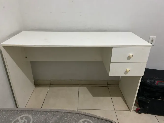 Escrivaninha / mesa de estudos