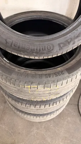 4 pneu continental 235/45 R19 V XL BYD 