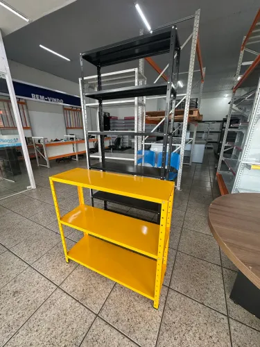 ESTANTE EM AÇO