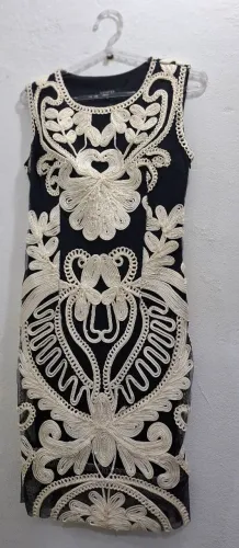 VESTIDO DE FESTA PRETO BORDADO OFF-WHITE