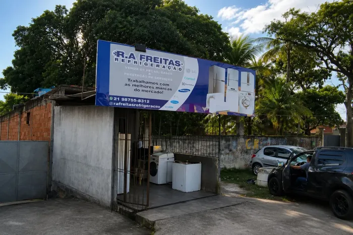 Vende-se excelente loja.