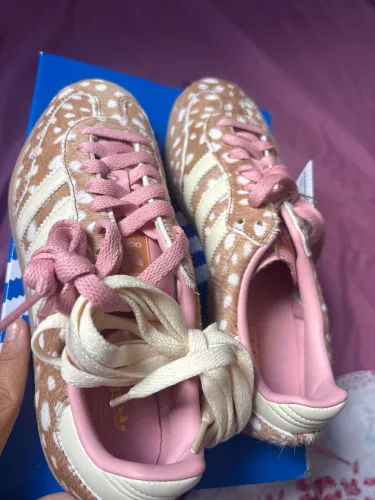 Tênis adidas