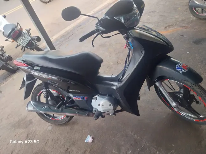 Vendo moto Honda biz