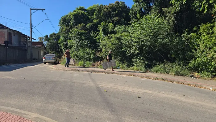 Lotes no Balneário, lado oposto a praia, R$ 150.000 PELOS 2 LOTES<br>Depois volta ao normal