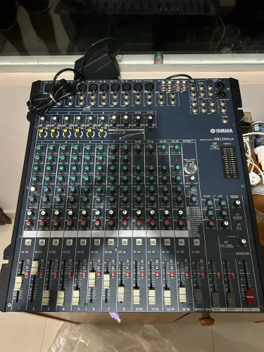 mesa yamaha mg 166 cx - 16 canais