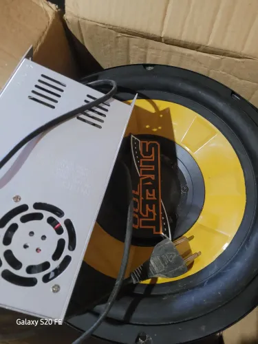 Vende-se Subwoofer 700,fonte 120 A,corneta 2000 Módulo 2000 /O MODULO N AGUENTA O SUBWOFER