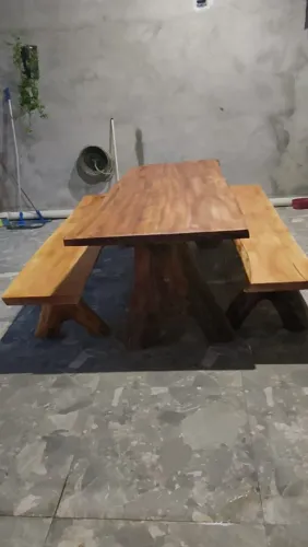 Mesa rústica 
