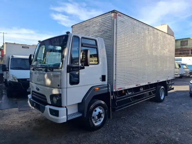 Ford Cargo 1119 Completo 2017