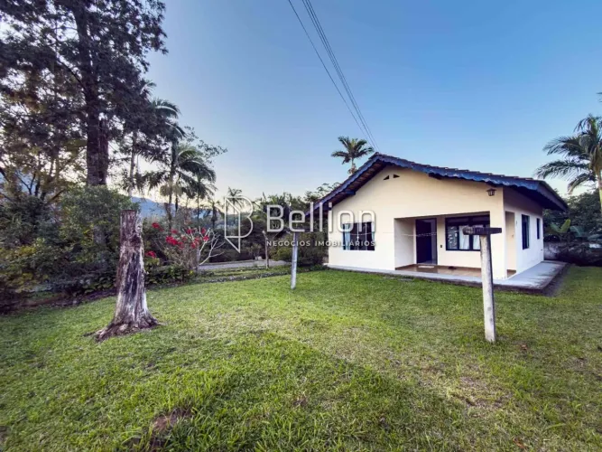 Casa 2 quartos em Rodeio 12, SC: Amplo terreno de 1017m² com edícula e rancho