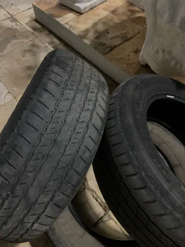 pneus Bridgestone seminovo muito bom perfil 265/60/18