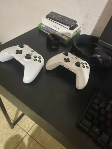 Vende Xbox one s Seminovo 