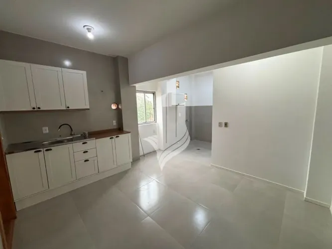 Apartamento 3 dormitórios com terraço de 330m², 1 vaga de garagem, poucos metros do Campus