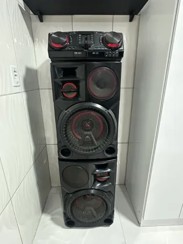 Vendo som LG 750$