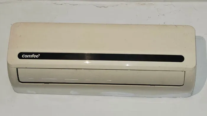 Ar-condicionado Confee 12000 BTUs 220v