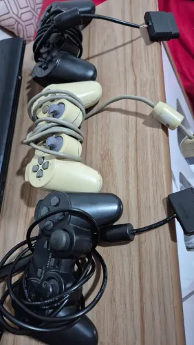 Vendo 3 controle de PS 2