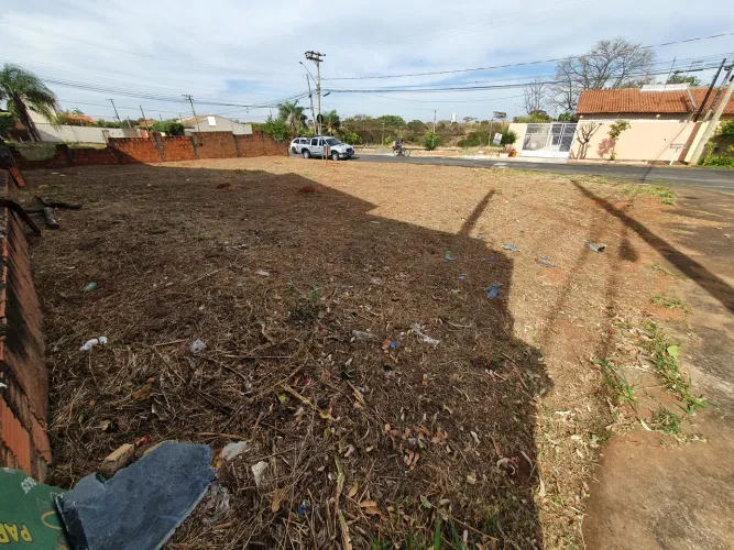 Lote/Terreno, residencial e ou comercial, para venda tem 281 m² de esquina, próximo de ave