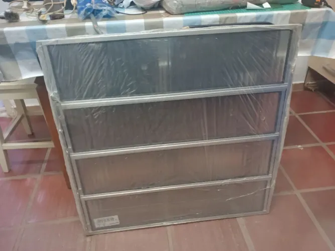 Janela de alumínio 80x80cm