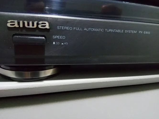 Toca disco Aiwa PX E-855!Pré amplificado!