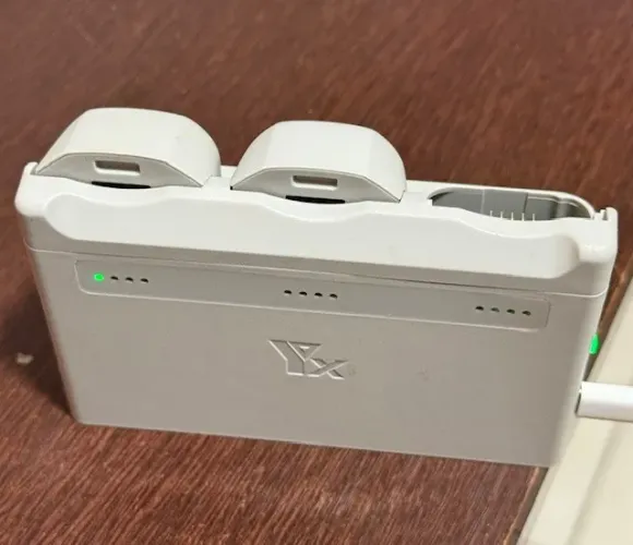 Hub para carregar baterias do DJI neo com 2 baterias pouco usadas