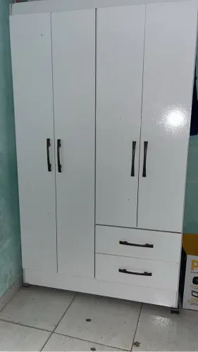 Guarda roupa de solteiro