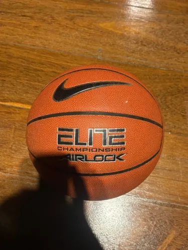 Bola de Basquete Nike Elite Championship Airlock